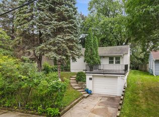 302 Arlington Ave W, Saint Paul, MN 55117