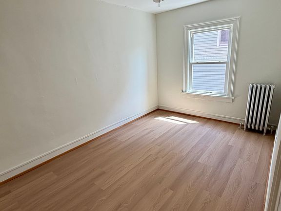 5th image of 142 Saranac Ave APT 5