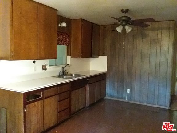 5th image of 220 Valley Vista Dr