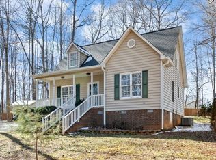 1602 Cedar Pointe Dr, Mebane, NC 27302