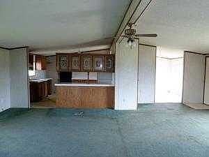 C140NTW_MFam Liv2.jpg