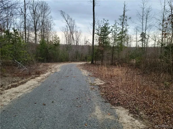 4 Dawns Rdg #4, Louisa, VA 23093