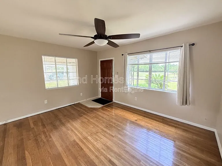 3115 Buckingham Ave — Photo 5