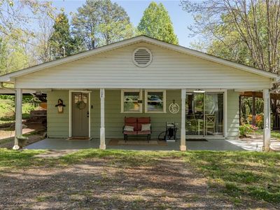 104 Fairmont Dr, North Wilkesboro, NC, 28659