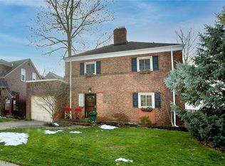 19725 Shoreland Ave, Rocky River, OH 44116