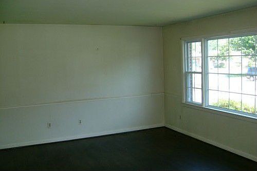 5th image of 177 Emerson Cir