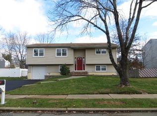 18 Plaza Rd, Flanders, NJ 07836