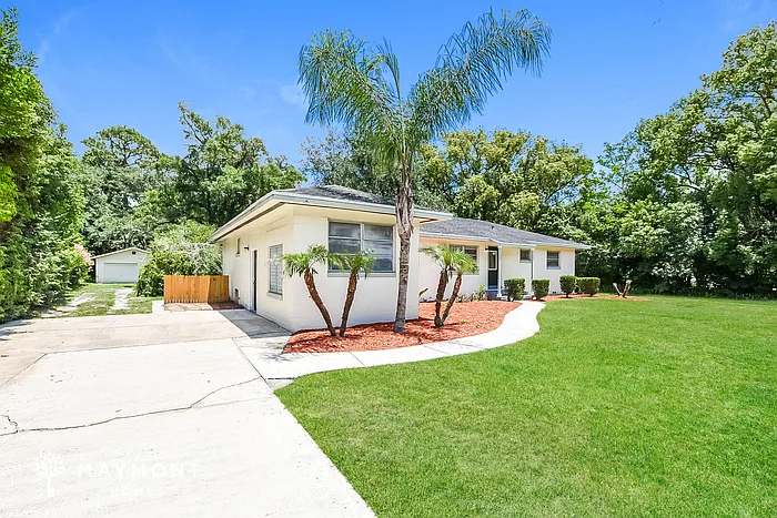 1513 S Mellonville Ave — Photo 2