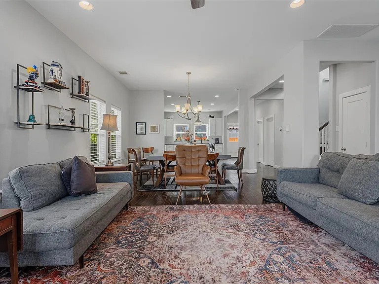 704 Vincent St — Photo 17