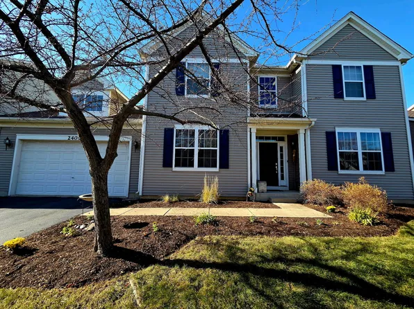 2409 Bluewater Dr, Wauconda, IL 60084