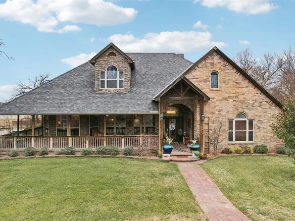 1301 Red Oak Ln, Blanchard, OK 73010