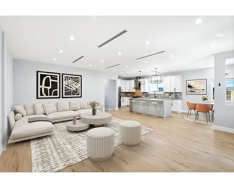 4635 Kraft Ave — Photo 2