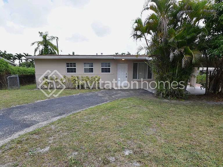 10030 SW 85th St — Photo 1
