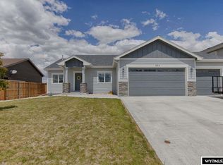 624 Fort Clay St, Evansville, WY 82636