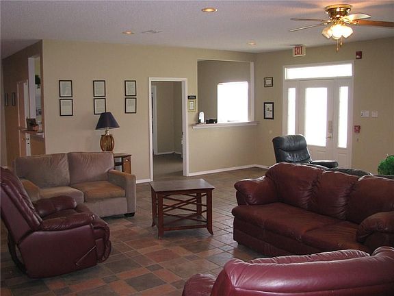 5th image of 6585 S Fm 183