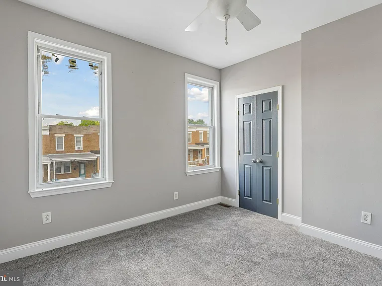 2817 Pelham Ave — Photo 18