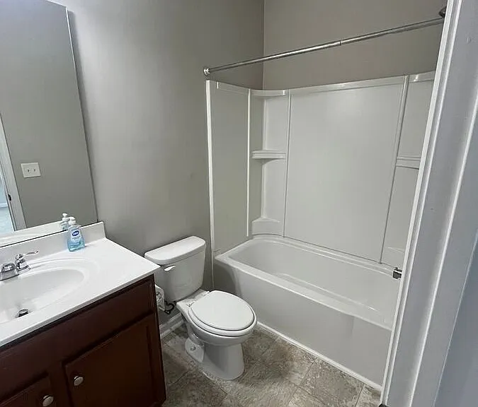 1423 Salem Creek Dr — Photo 4