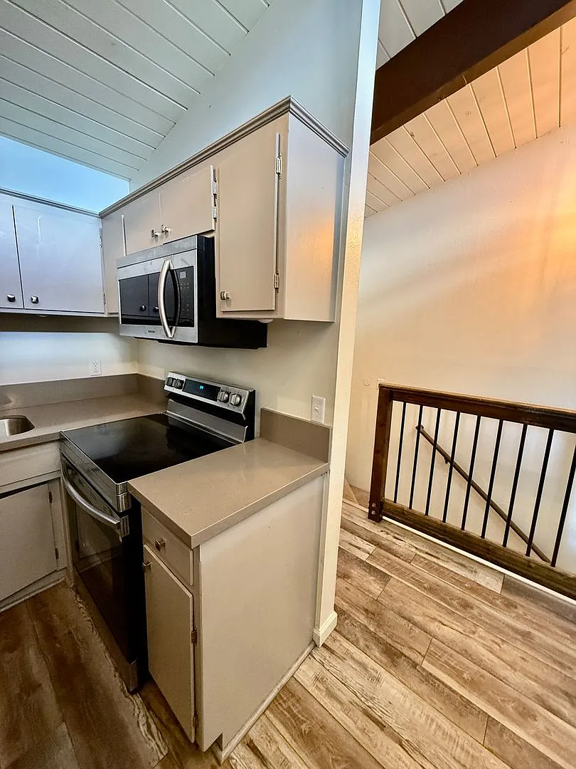 Mammoth Mountain Apartments — Photo 2