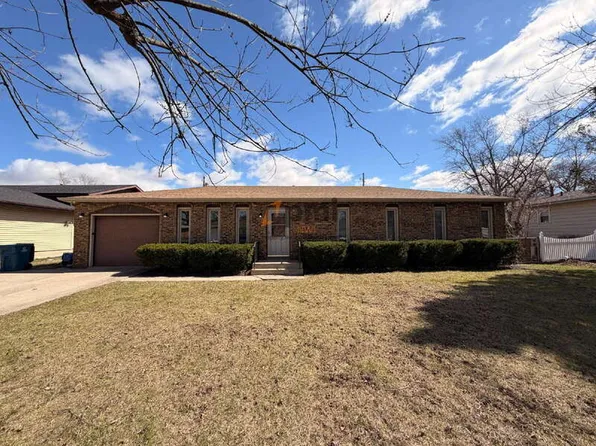 9537 Arthur St, Crown Point, IN 46307