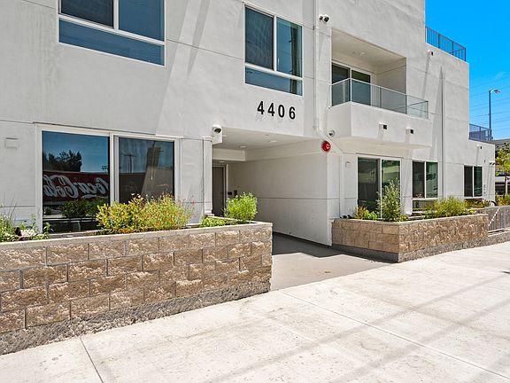 3rd image of 4406 Fulton Ave #207