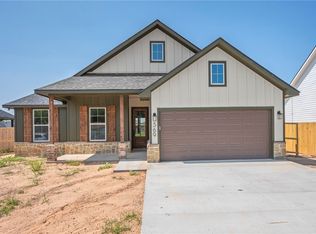 569 Harvest Lake Dr, Snook, TX 77878