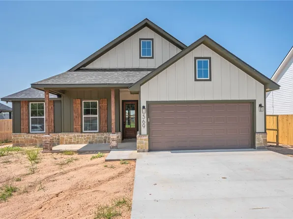 569 Harvest Lake Dr, Snook, TX 77878