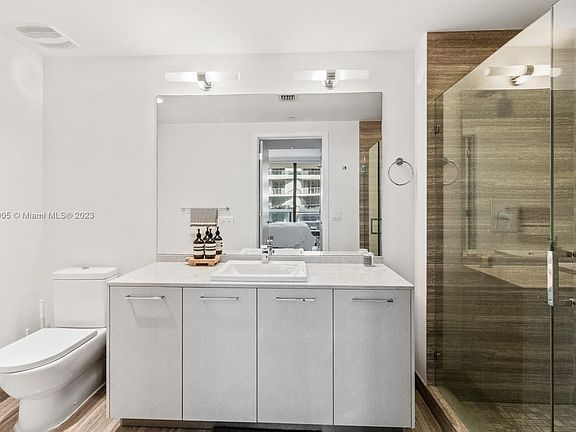 4th image of 1010 Brickell Ave Unit 3806