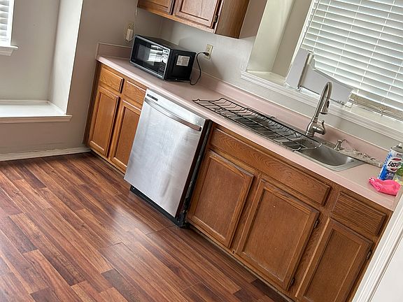 5th image of 115 Willow Wood Dr