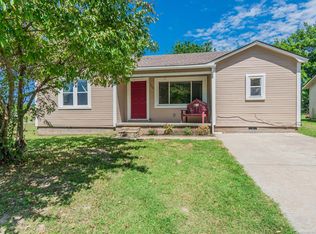 208 N Ward Ave, Wagoner, OK 74467