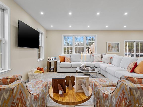 5th image of 159 Rombout Road