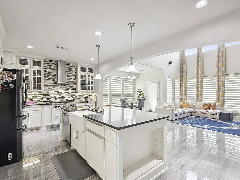 5012 Engleswood Trl — Photo 11