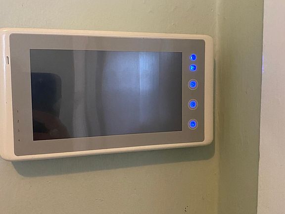 Secure doorbell system a-ha