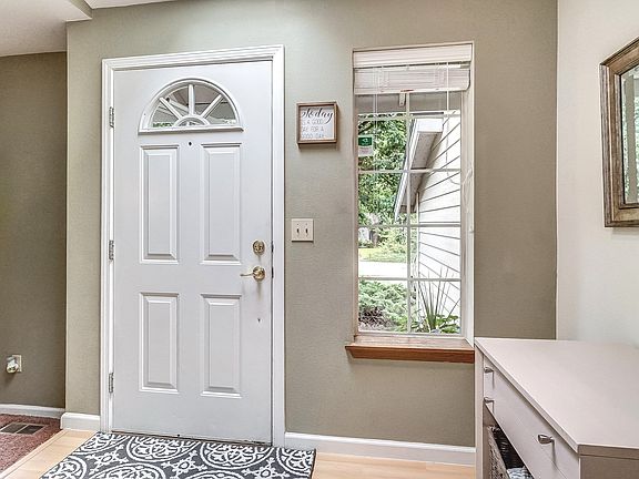 5th image of 12014 224th Avenue Ct E