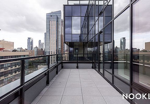 4th image of 250 Gold St #1309