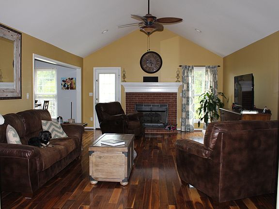 2nd image of 2760 Brassfield Cir