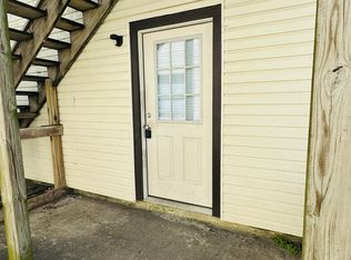 2 bed, 2.0 bath, 930 sqft, $825, Nederland, TX 77627