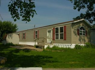 310 Edgewater Ave, Syracuse, IN 46567