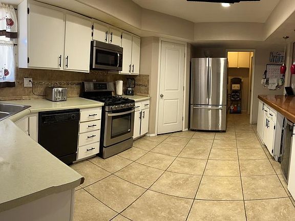 3rd image of 14027 N 33RD Drive
