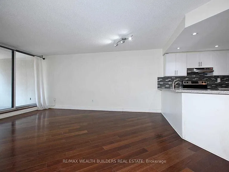 77 Maitland Pl #207 — Photo 37