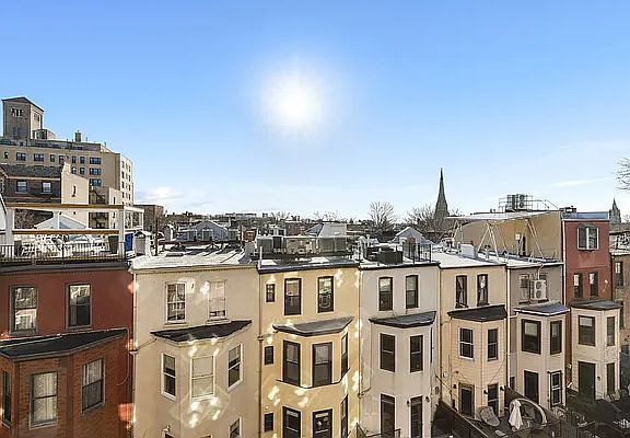 3rd image of 220 Berkeley Pl APT 5A
