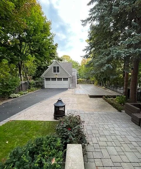 33 Howard Ave — Photo 30
