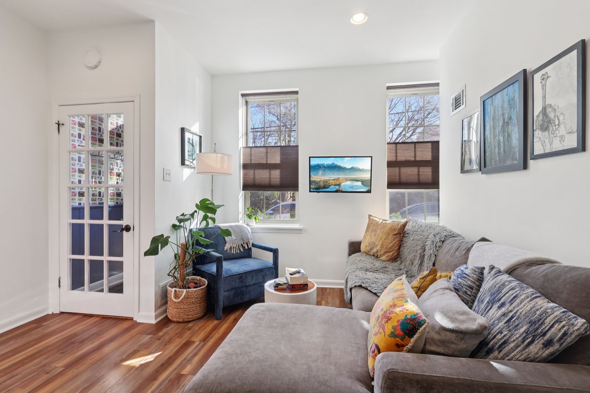 next background image