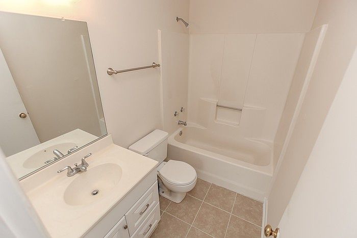 1st image of 50 Riverchase Dr