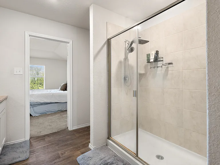 20523 Lorena Xing — Photo 11