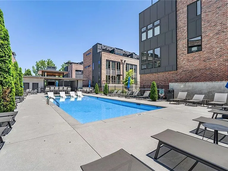 1225 Chelsea Cir NW — Photo 34