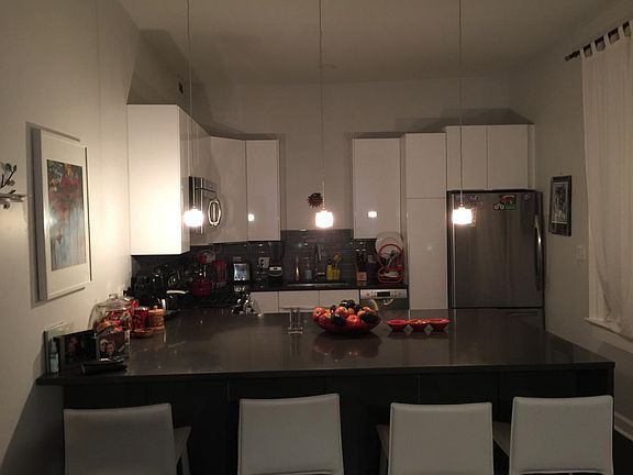 5th image of 949 N Wolcott Ave APT 1F