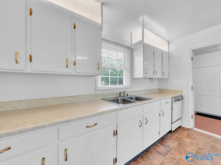 422 Karter St NW — Photo 13