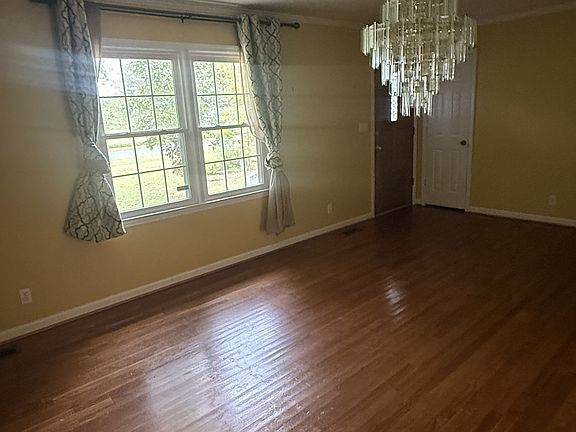 5th image of 1941 Maple St
