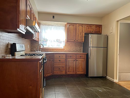 2nd image of 94-37 118th St #2