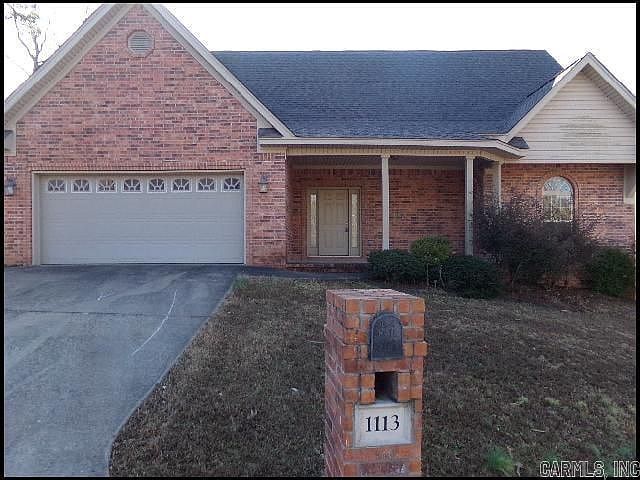 1st image of 1113 English Oak Dr